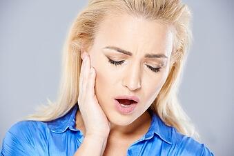 severe tooth pain 28774961_s