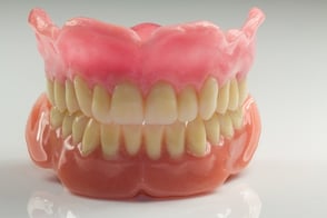 beautiful dentures 33675566_s